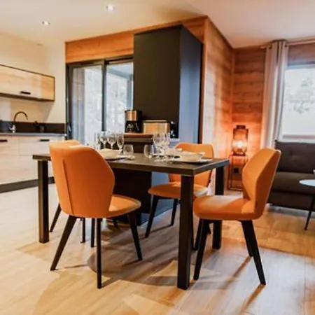 Avec Bain A Remous Privatif, Proche Du Golf Et Piscine Reservee - Confort Et Activites Garanties Country house Le Chambon-sur-Lignon