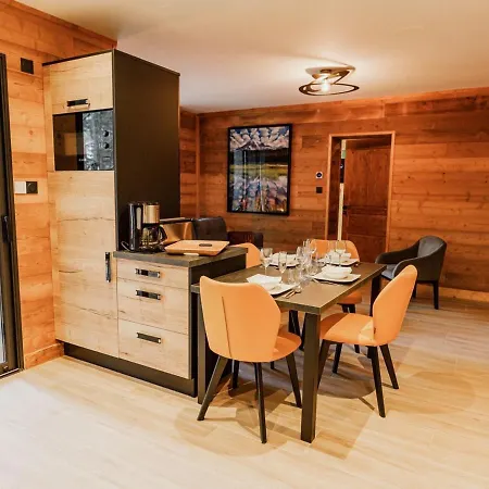 Avec Bain à Remous Privatif, Proche Du Golf Et Piscine Réservée - Confort Et Activités Garanties - Fr-1-582-373