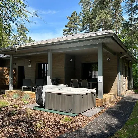 Avec Bain à Remous Privatif, Proche Du Golf Et Piscine Réservée - Confort Et Activités Garanties - Fr-1-582-373 Le Chambon-sur-Lignon