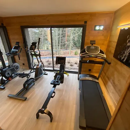 Avec Bain A Remous Privatif, Proche Du Golf Et Piscine Reservee - Confort Et Activites Garanties Country house Le Chambon-sur-Lignon