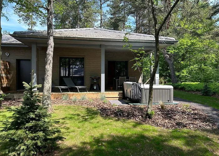 Avec Bain à Remous Privatif, Proche Du Golf Et Piscine Réservée - Confort Et Activités Garanties - Fr-1-582-373