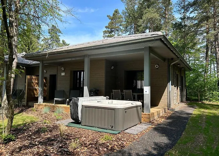 Avec Bain à Remous Privatif, Proche Du Golf Et Piscine Réservée - Confort Et Activités Garanties - Fr-1-582-373 Le Chambon-sur-Lignon